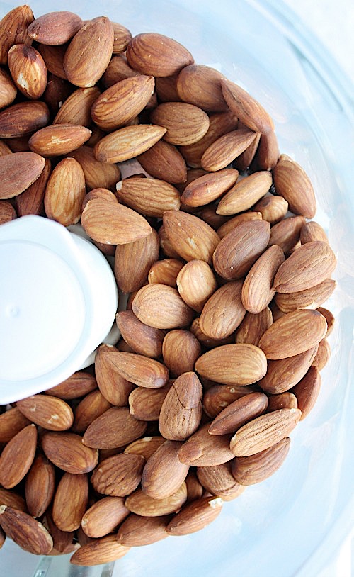 Healthy, Homemade Gingerbread Almond Butter {Vegan, Gluten Free & Paleo Friendly} - www.betterwithcake.com