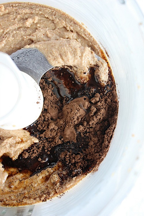 Healthy, Homemade Chocolate Hazelnut Cashew Butter {Sugar Free - Dairy Free - Gluten Free - Vegan - Keto - Paleo} - www.betterwithcake.com