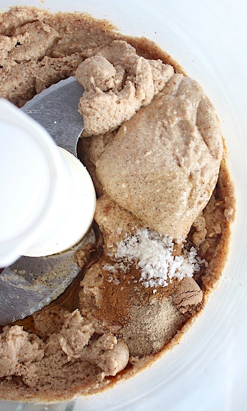 Healthy, Homemade Gingerbread Almond Butter {Vegan, Gluten Free & Paleo Friendly} - www.betterwithcake.com