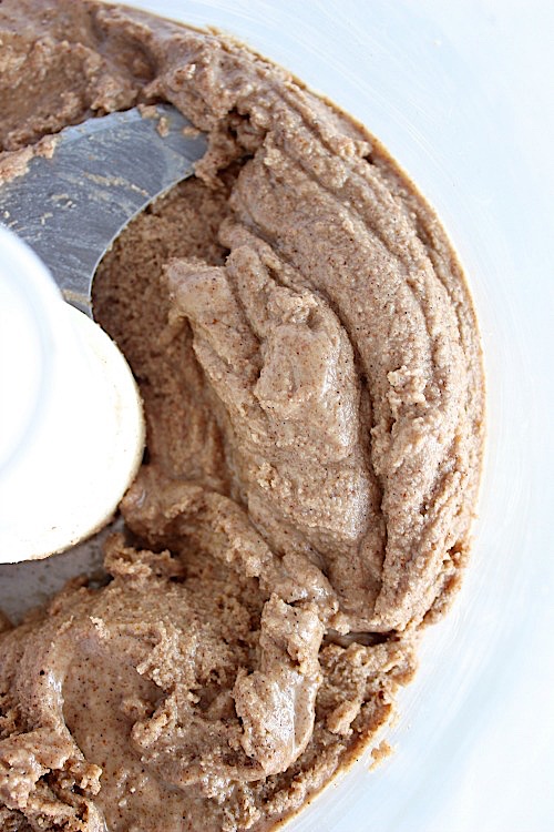 Healthy, Homemade Gingerbread Almond Butter {Vegan, Gluten Free & Paleo Friendly} - www.betterwithcake.com