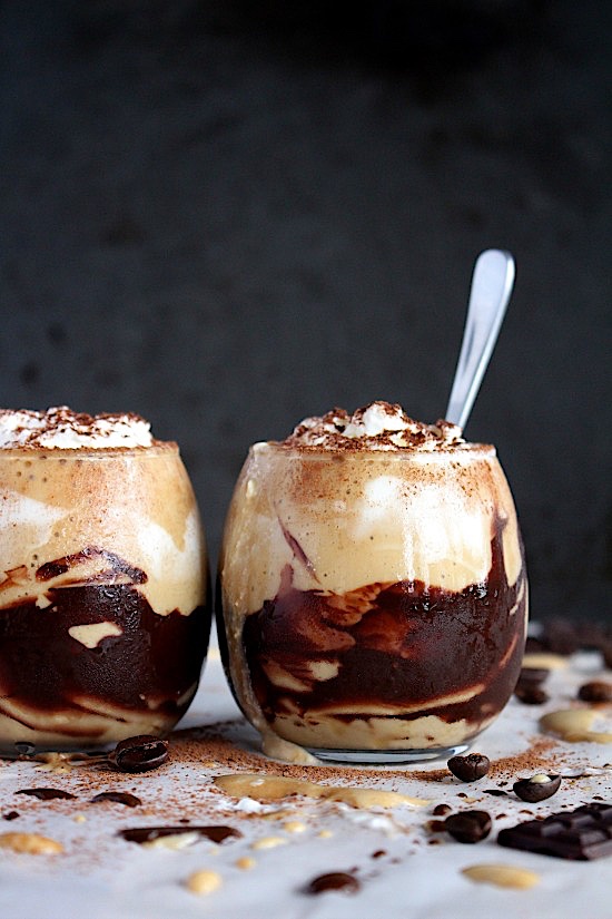 Creamy Iced Vanilla Latte {Dairy Free - BANANA FREE - DATE FREE - Refined Sugar Free - Low Carb - Vegan - Keto - Paleo Friendly} - www.betterwithcake.com