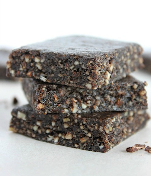 Decadent and Rich Raw Chocolate Brownies {Vegan, Gluten Free & Paleo Friendly} - www.betterwithcake.com