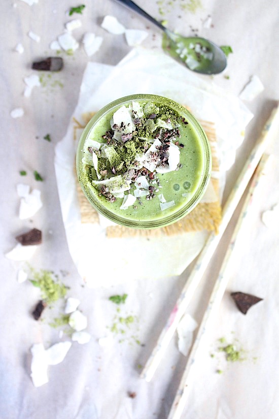Green Monster Matcha Latte Smoothie {Vegan. Gluten Free, Sugar Free, Banana Free, Keto & Paleo Friendly} - www.betterwithcake.com