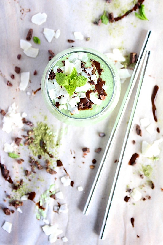 Healthy Shamrock Shake {Sugar Free - Dairy Free - Gluten Free BANANA FREE - Low Carb - Vegan - Keto & Paleo Friendly} - www.betterwithcake.com