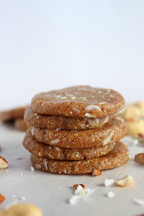 No-Bake Anzac Biscuits {Vegan, Gluten Free & Paleo Friendly} - www.betterwithcake.com