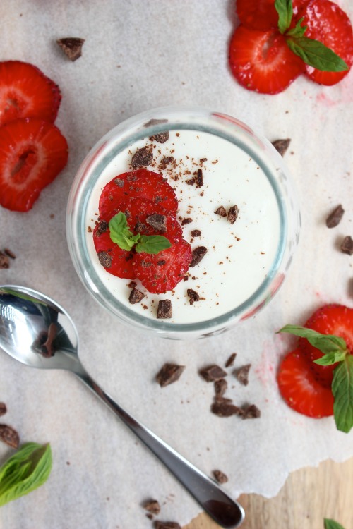 Vanilla Spiked Greek Yoghurt Panna Cotta
