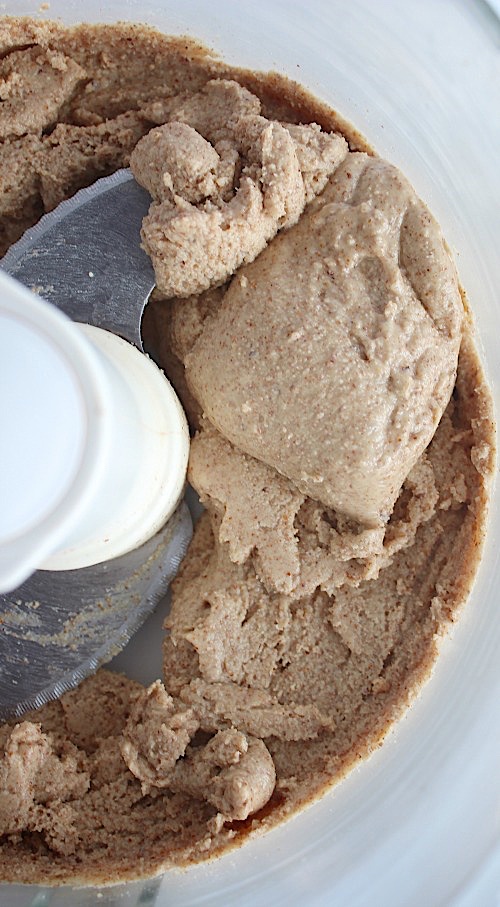 Chai Spiced Almond Butter {Vegan, Gluten Free & Paleo Friendly} - www.betterwithcake.com