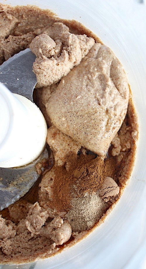 Chai Spiced Almond Butter {Vegan, Gluten Free & Paleo Friendly} - www.betterwithcake.com