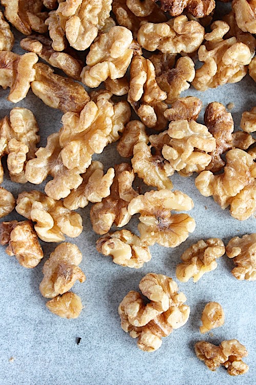 Quick and Easy Candied Maple Walnuts {Vegan, Gluten Free & Paleo} - www.betterwithcake.com