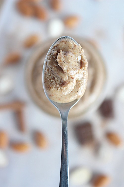 Chai Spiced Almond Butter {Vegan, Gluten Free & Paleo Friendly} - www.betterwithcake.com