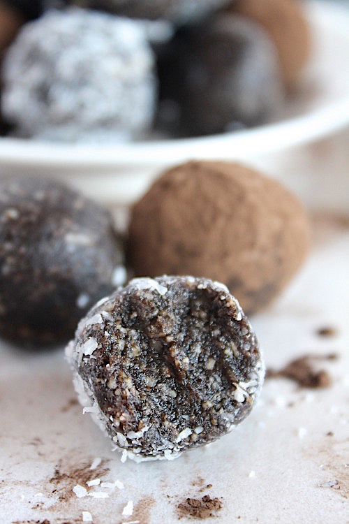 Healthy, No-Bake Lamington Bliss Bites {Vegan, Gluten Free & Paleo Friendly} - www.betterwithcake.com