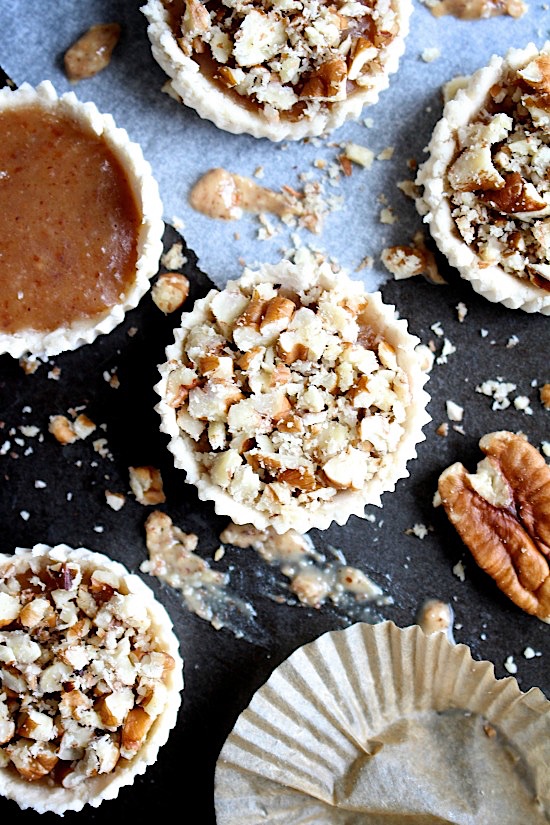 1 bowl No Bake {Date Free} Mix & Make Pecan Pie Bites - Gluten free-Dairy free -Grain Free-Date Free-Refined sugar Free-Low carb-Keto-Paleo-Vegan - www.betterwithcake.com