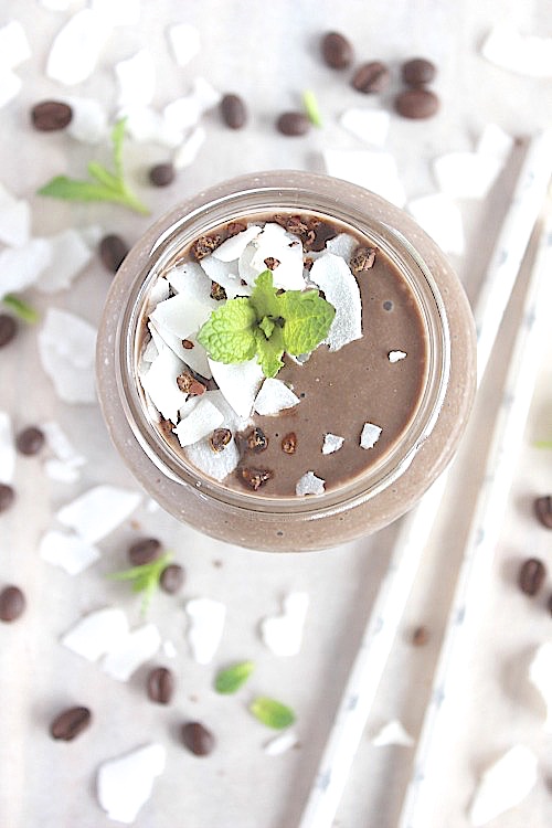 Iced Peppermint Mocha Smoothie {Vegan, Gluten Free & Paleo Friendly} - www.betterwithcake.com
