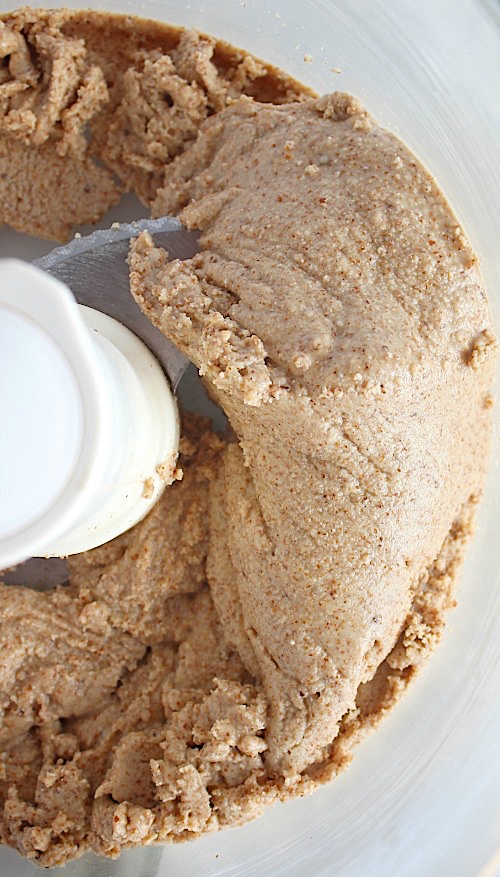 Chocolate Chai Spiced Almond Butter {Vegan, Gluten Free & Paleo Friendly} - www.betterwithcake.com