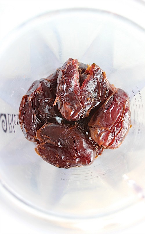 Healthy, Homemade, 2 Minute Salted Caramel {Vegan, Gluten Free & Paleo Friendly} - www.betterwithcake.com