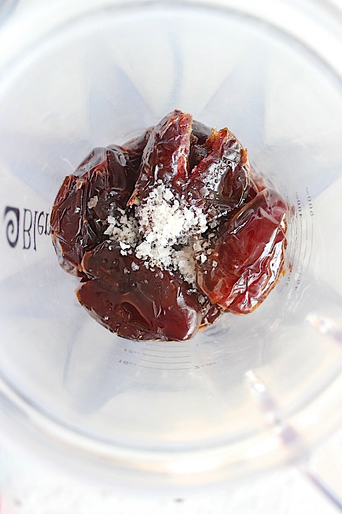 Healthy, Homemade, 2 Minute Salted Caramel {Vegan, Gluten Free & Paleo Friendly} - www.betterwithcake.com