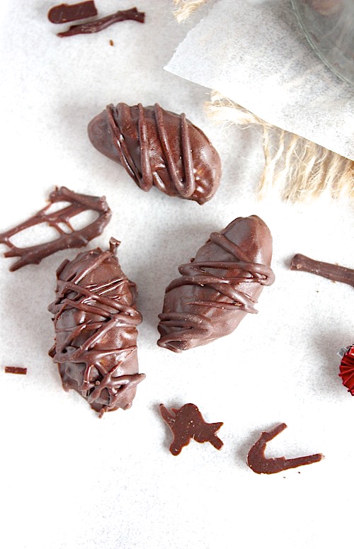 DIY - Salted Dark Chocolate Coated Brazil Nuts {Vegan, Gluten Free & Paleo Friendly} - www.betterwithcake.com