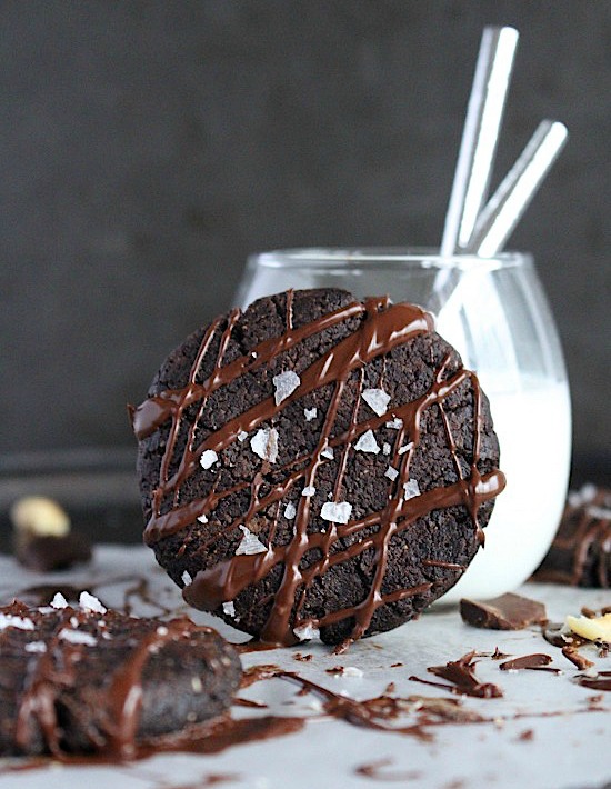 EGG FREE - Grain free - Refined sugar free - Low carb - Paleo - Keto - Vegan - www.betterwithcake.com