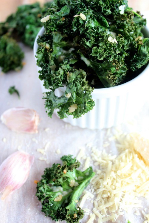 Garlic and Parmesan {Oven Baked} Kale Chips