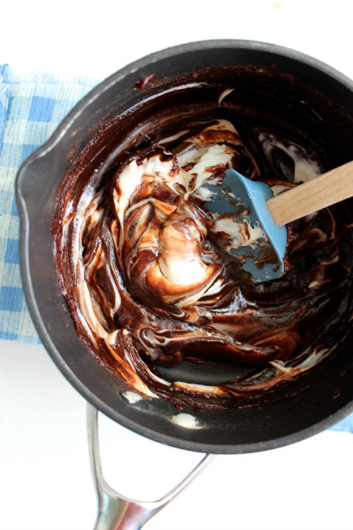 No Bake {Date Free} Chai Spiced Blondie Bites {Vegan, Gluten Free, Dairy Free, Sugar Free, Keto & Paleo Friendly} - www.betterwithcake.com