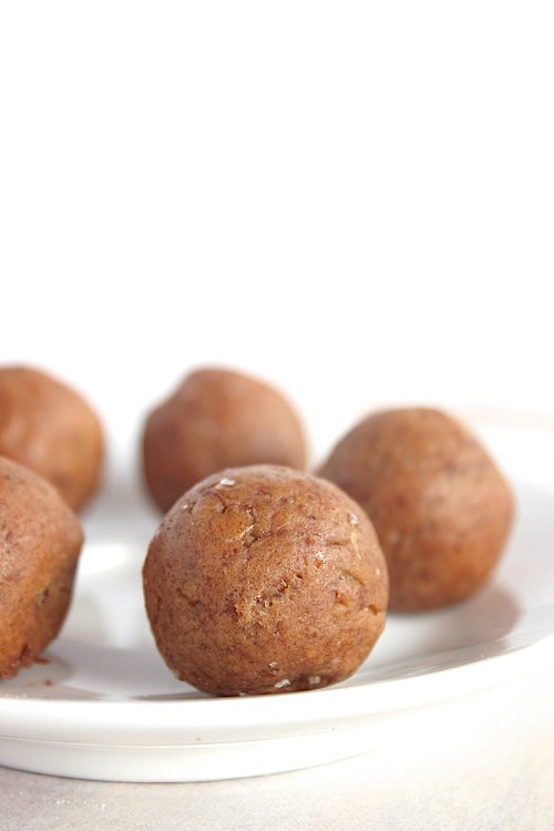 Deliciously Simple, Healthy, Homemade Dark Chocolate Coated Salted Caramels {Gluten Free & Paleo Friendly} - www.betterwithcake.com