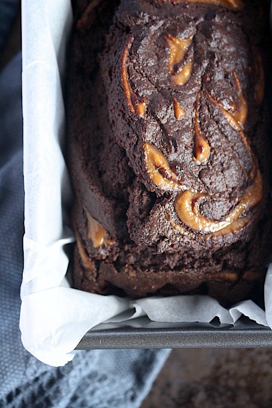 Peanut Butter Choc Fudge Banana Bread {Gluten Free - Dairy Free - Refined Sugar Free - Keto - Vegan & Paleo Friendly} - www.betterwithcake.com