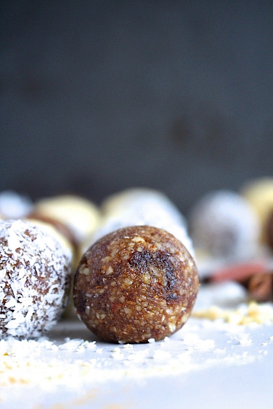 {DATE FREE} Apricot & Coconut Bliss Bites - Vegan - Gluten Free - Refined Sugar Free - Dairy Free - Grain Free - Keto - Paleo - www.betterwithcake.com 