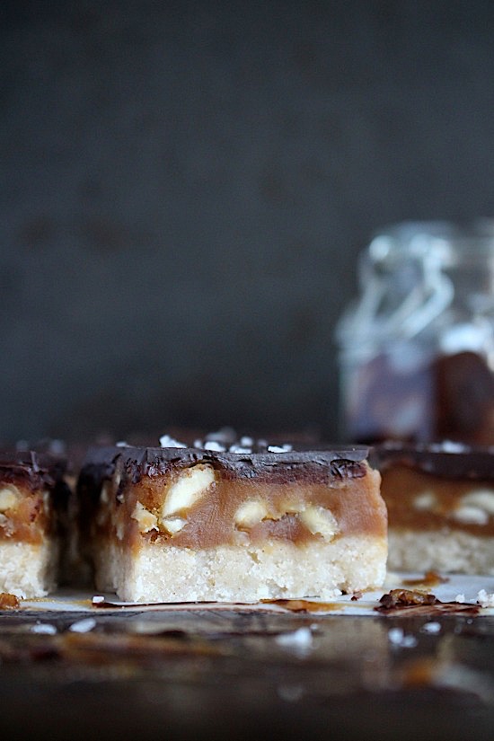 {DATE FREE} Salted Caramel Peanut Butter Bliss Bars - Gluten Free - Dairy Free - Refined Sugar Free - Low Carb - Vegan - Keto - Paleo friendly - www.betterwithcake.com