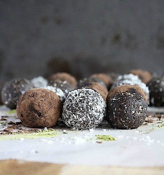 Dark Chocolate Hazelnut Superfood Fudge Bites {Gluten Free, Dairy Free, Refined Sugar Free, Keto, Paleo & Vegan Friendly}