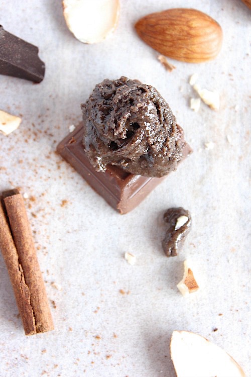 Chocolate Chai Spiced Almond Butter {Vegan, Gluten Free & Paleo Friendly} - www.betterwithcake.com