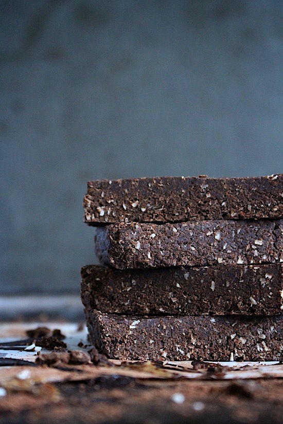 Mix & Make {DATE FREE} Brownie Batter Breakfast BarsGluten Free - Dairy Free - Grain Free - Refined Sugar Free - Low Carb - Keto - Paleo & Vegan Friendly - www.betterwithcake.com