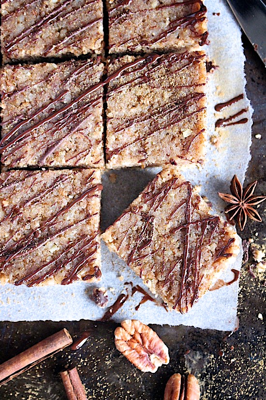 No-Bake {Date Free} Pecan Pie Bites {Vegan, Gluten Free, Dairy Free, Refined Sugar Free, Keto & Paleo Friendly} - www.betterwithcake.com