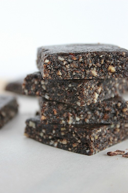 Decadent and Rich Raw Chocolate Brownies {Vegan, Gluten Free & Paleo Friendly} - www.betterwithcake.com