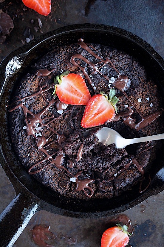 Single Serve Salted Dark Chocolate Almond Butter Brownie {EGG FREE - Dairy Free - Gluten Free - Refined Sugar Free - Low Carb - Vegan - Keto - Paleo} - www.betterwithcake.com