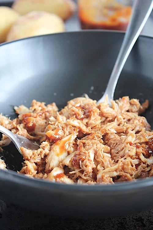 BBQ Chicken Green Chili Loaded Baked Potatoes {Gluten Free & Paleo Friendly} - www.betterwithcake.com