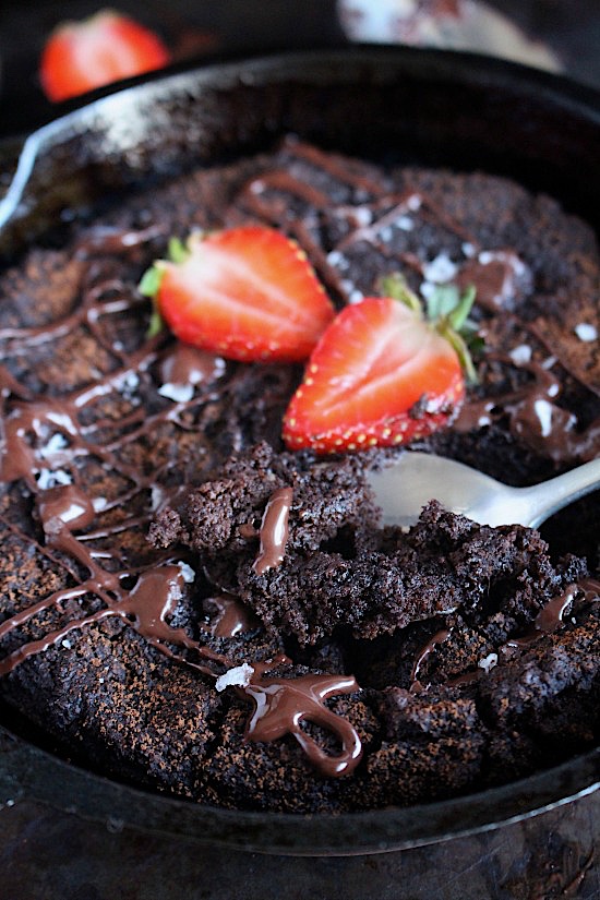 Single Serve Salted Dark Chocolate Almond Butter Brownie {EGG FREE - Dairy Free - Gluten Free - Refined Sugar Free - Low Carb - Vegan - Keto - Paleo} - www.betterwithcake.com