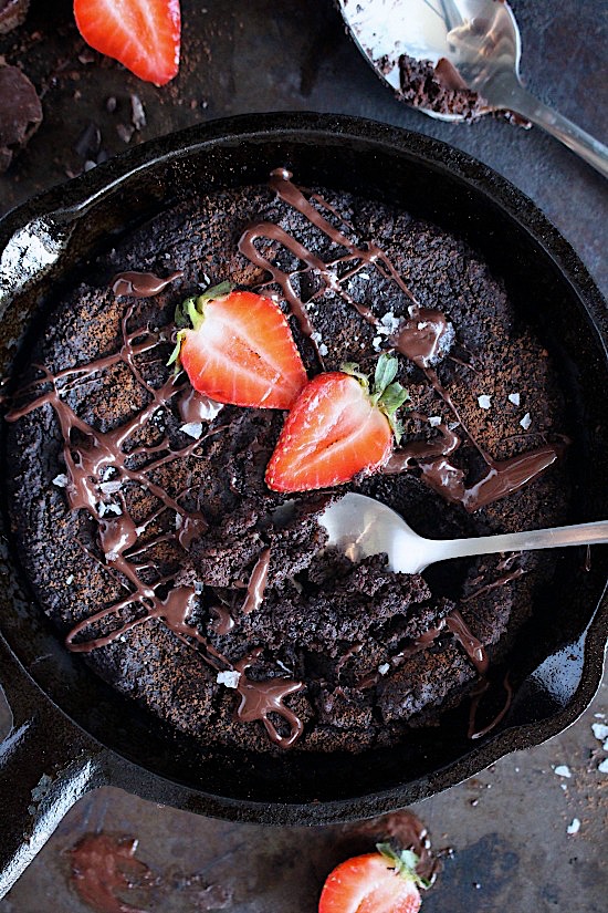 Single Serve Salted Dark Chocolate Almond Butter Brownie {EGG FREE - Dairy Free - Gluten Free - Refined Sugar Free - Low Carb - Vegan - Keto - Paleo} - www.betterwithcake.com