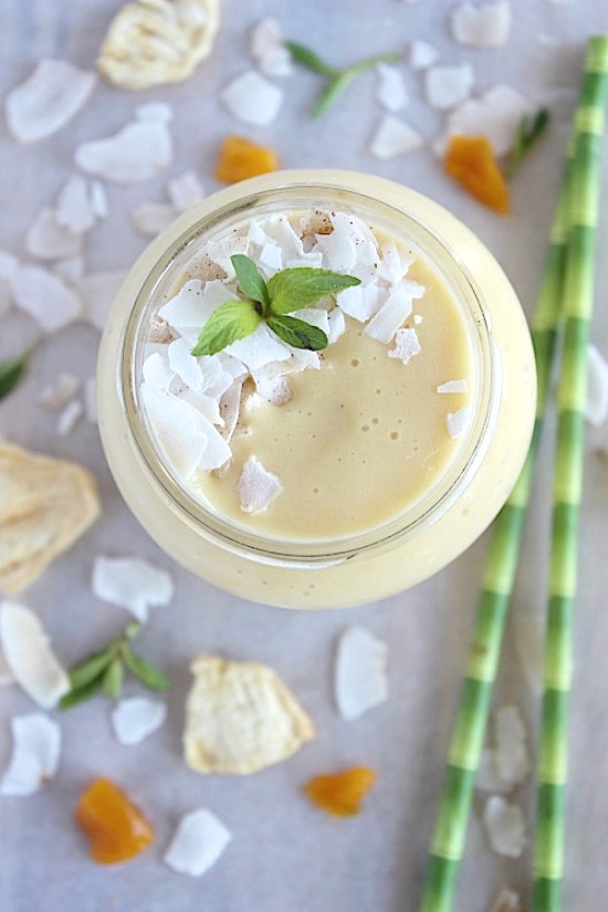 Mango and Pineapple Smoothie {Vegan, Gluten Free & Paleo Friendly} - www.betterwithcake.com
