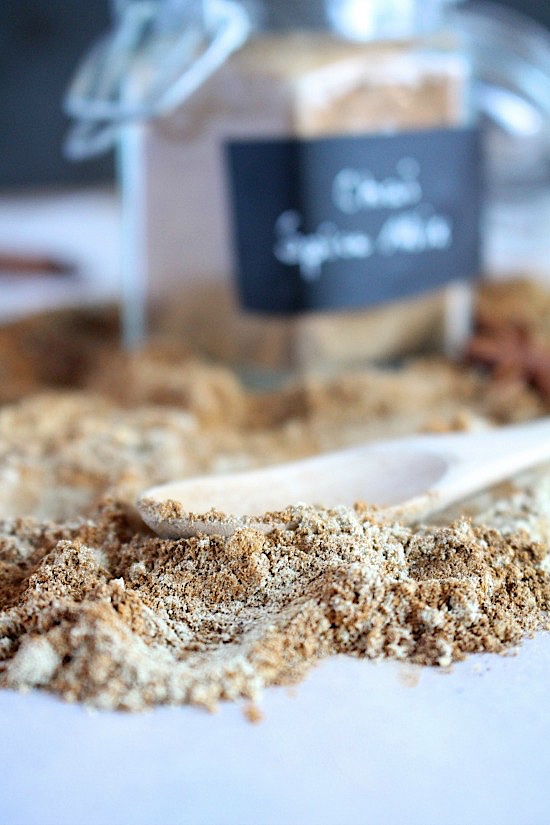 3 Ingredient, Flourless, Spiced Cashew Butter Cookies - Gluten Free - Grain Free - Dairy Free - Refined Sugar Free - Low Carb - Keto - Paleo - Vegan Friendly - www.betterwithcake.com 