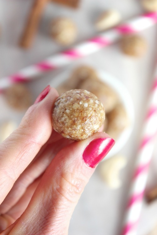 Healthy, No-Bake Snickerdoodle Energy Bites