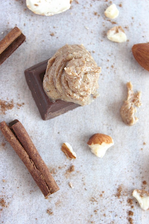 Healthy, Homemade Pumpkin Spiced Almond Butter {Vegan, Gluten Free & Paleo Friendly} - www.betterwithcake.com