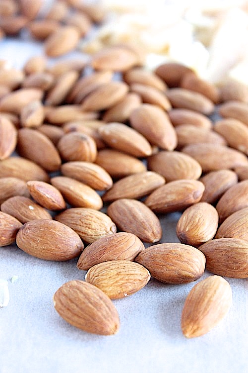 Healthy, Homemade Tropical Trail Mix {Vegan, Gluten Free & Paleo Friendly} - www.betterwithcake.com