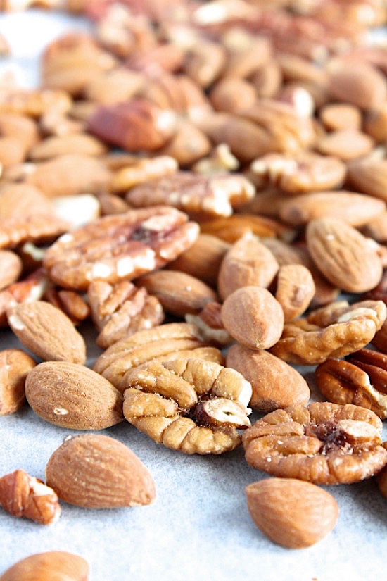 No-Bake {Date Free} Pecan Pie Bites {Vegan, Gluten Free, Dairy Free, Refined Sugar Free, Keto & Paleo Friendly} - www.betterwithcake.com