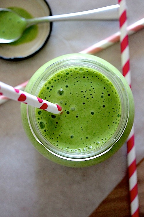 Gorgeous Green Smoothie - {Vegan, Dairy Free and Paleo Friendly} - www.betterwithcake.com
