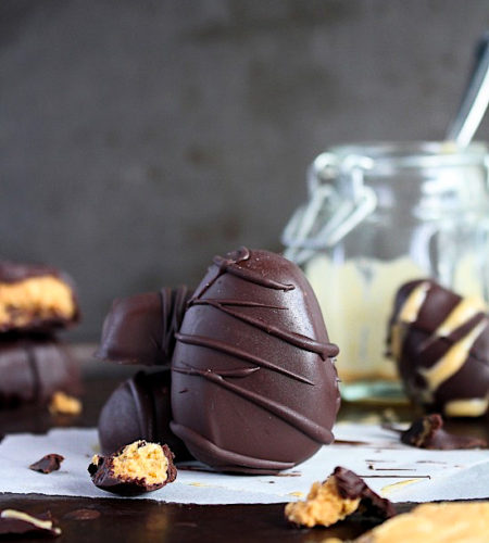 Healthy Homamade Copycat Reese’s {Peanut Butter} Eggs. Step by step pics/video included!